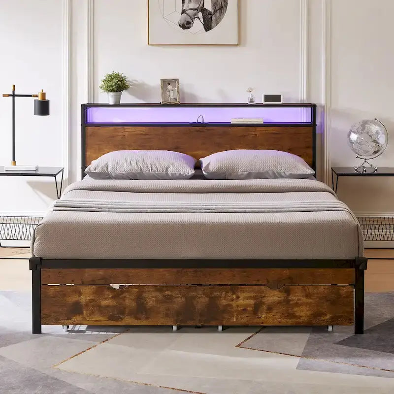 Lit plateforme en métal avec lumières LED, tête de lit en bois et deux tiroirs