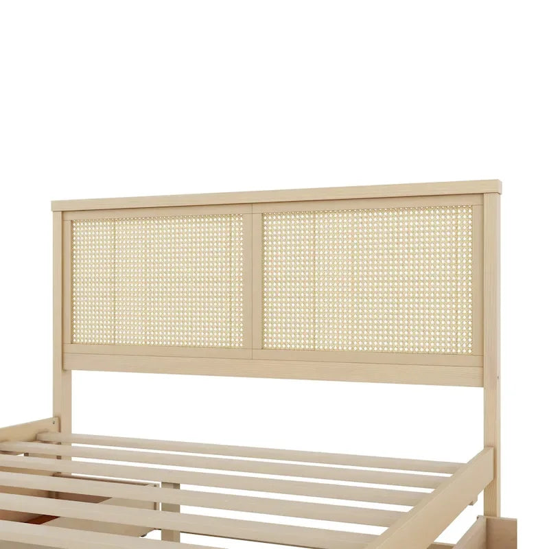 Lit de rangement en bois naturel avec 4 tiroirs et tête de lit en rotin